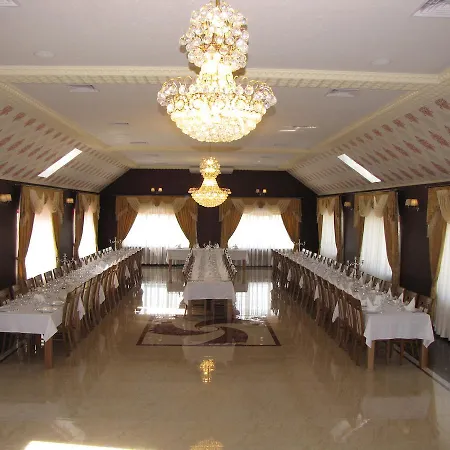 Ξενοδοχείο Weekend *