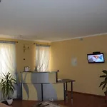 Weekend Hotel *