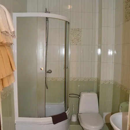 Weekend Hotel *